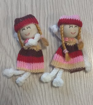 Papusi tricotate cu cap din lemn
