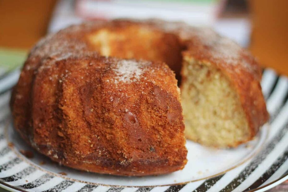 Pune ceainicul pe foc: Nu arunca cutia de dulce de batata și prepară acest tort pufos și delicios