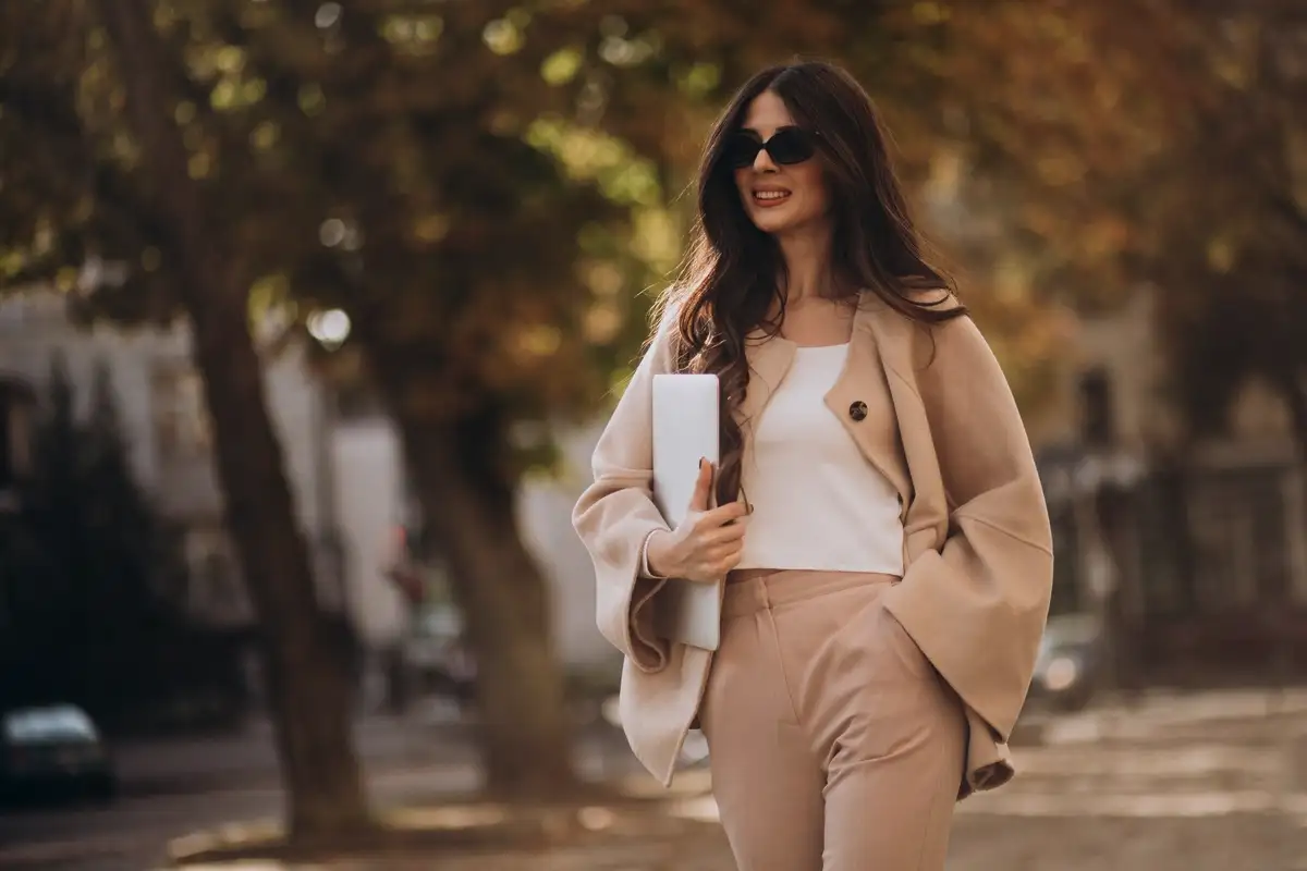 7 culori care te vor face să arăți elegant și sofisticat în această toamnă