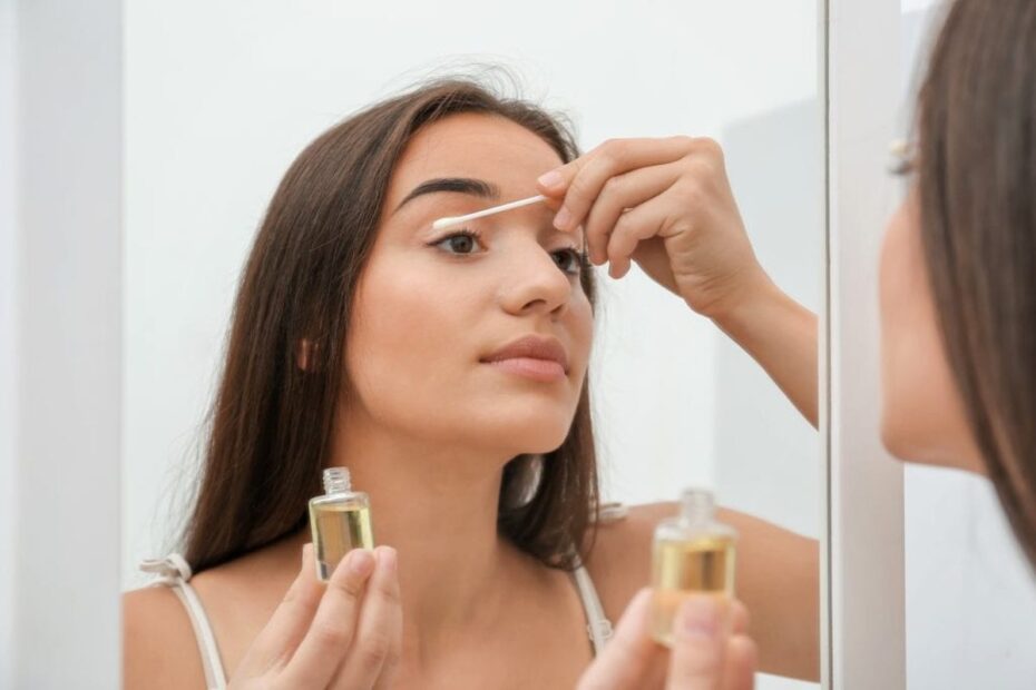 Nici măsline, nici floarea-soarelui: acesta este cel mai bun ulei pentru a-ți face genele să crească natural